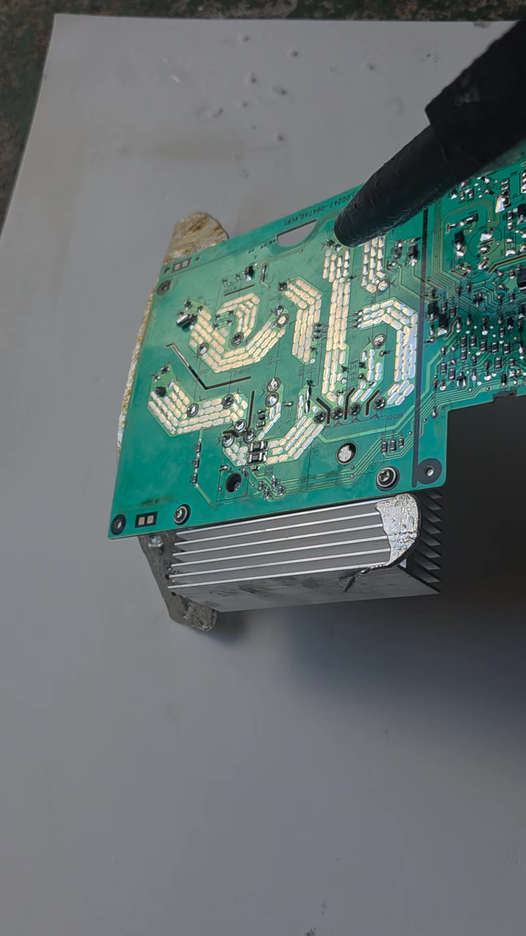 [드라이아이스 세척기 전문기업 아팩] PCB 플럭스 제거 영상